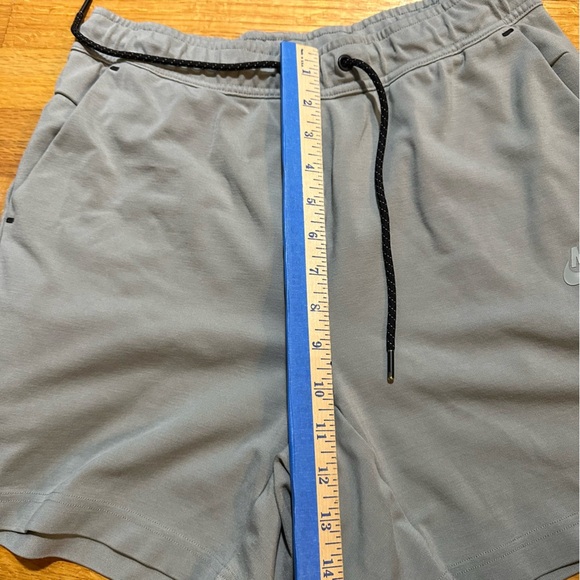 Nike Sportswear Tech Fleece Shorts Athletic  Men's small  (f6 - Picture 5 of 9